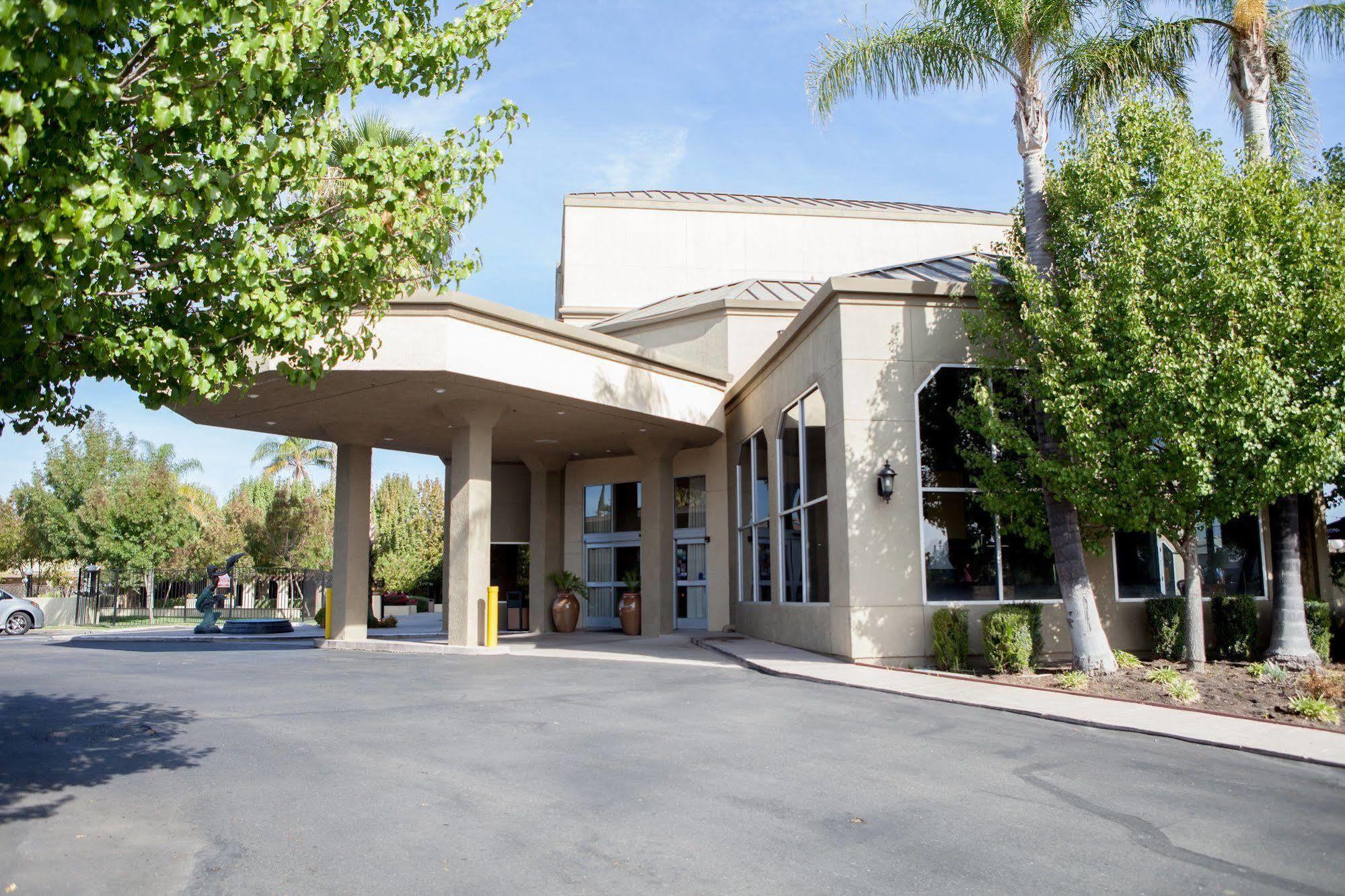 Radisson Hotel West Sacramento Exterior photo